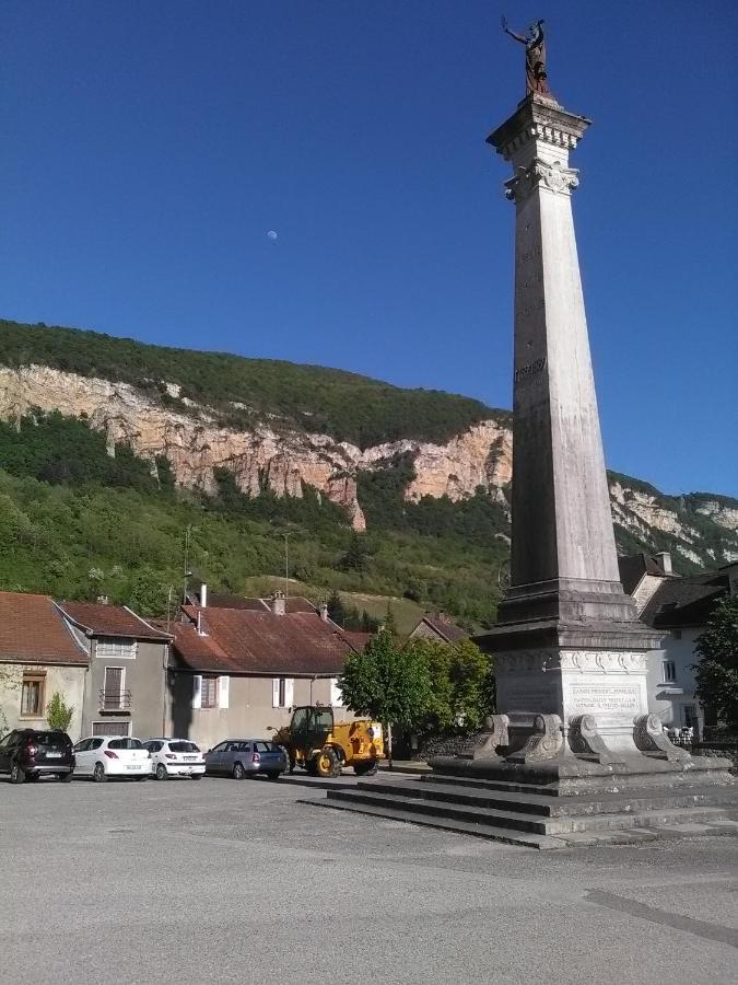 Hotel A Deux Pas Du Rheby Villebois Zewnętrze zdjęcie